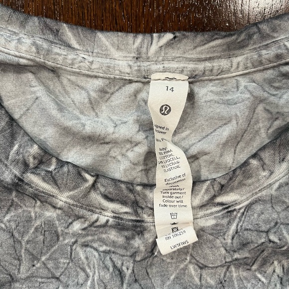 Lululemon shirt - Picture 2 of 3